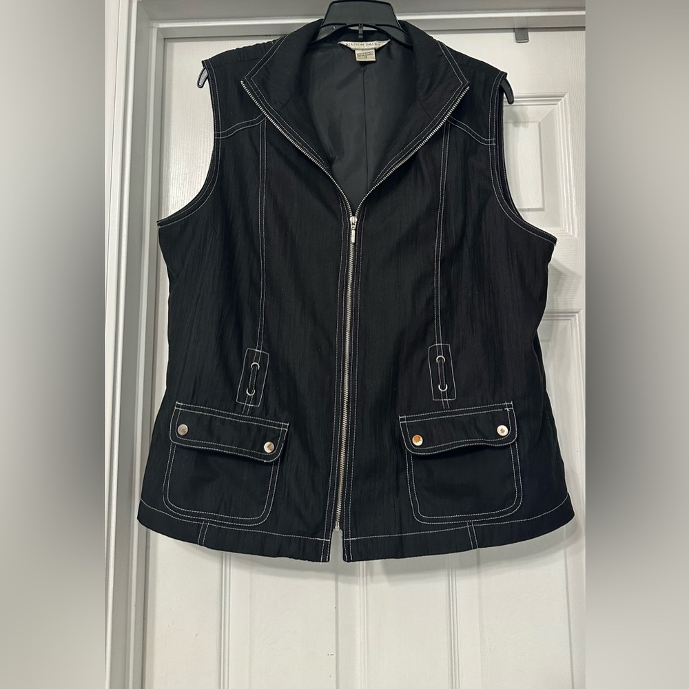 Allison Daley ladies vest is a size 14.